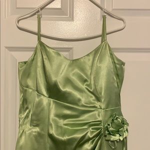 Green bridesmaid/prom dress with flower detail